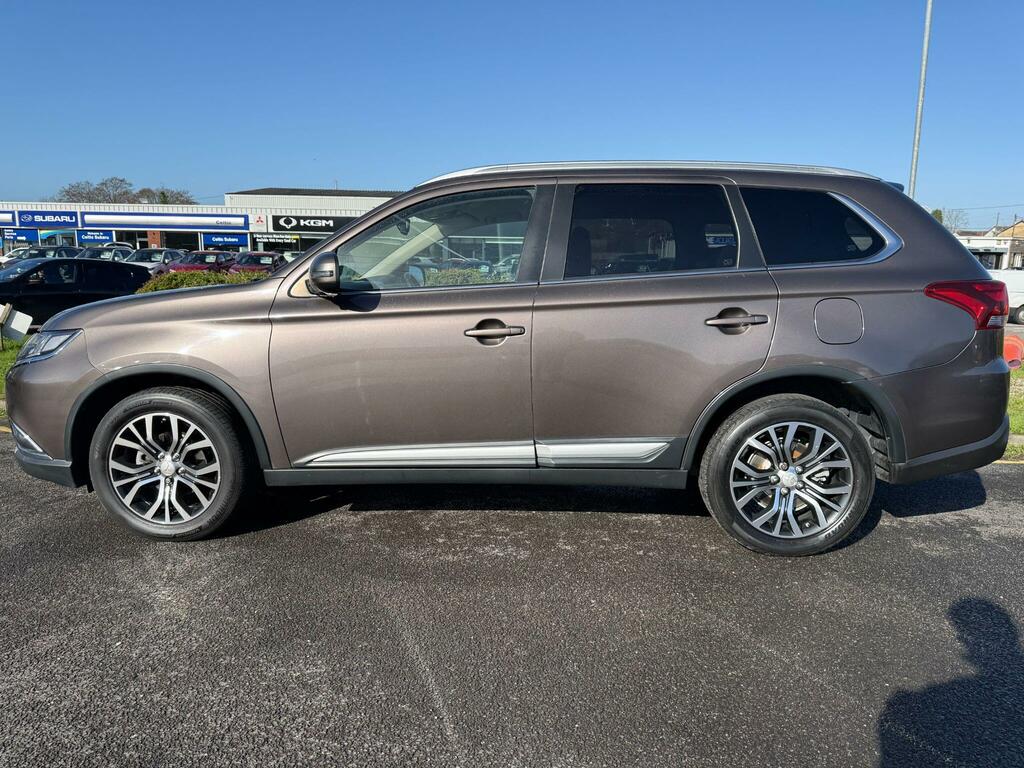 Mitsubishi Outlander 2.2 Di-d 4 4Wd Euro 6 Brown #4
