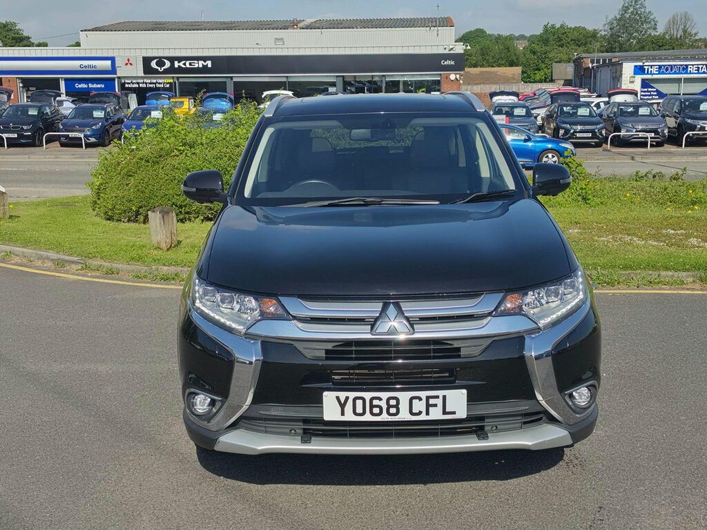 Mitsubishi Outlander 2.2 Di-d 4 4Wd Euro 6 YO68CFL Black #2