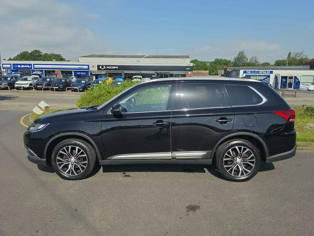 Mitsubishi Outlander 2.2 Di-d 4 4Wd Euro 6 YO68CFL Black #4