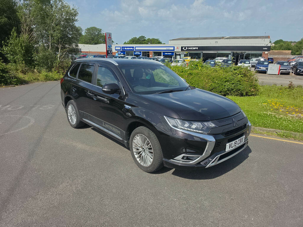 Mitsubishi Outlander 2.4H Twinmotor 13.8Kwh 4H Cvt 4Wd Euro 6 Ss Black