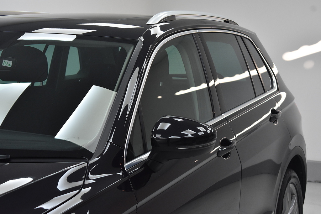 Volkswagen Tiguan Suv  Black #6
