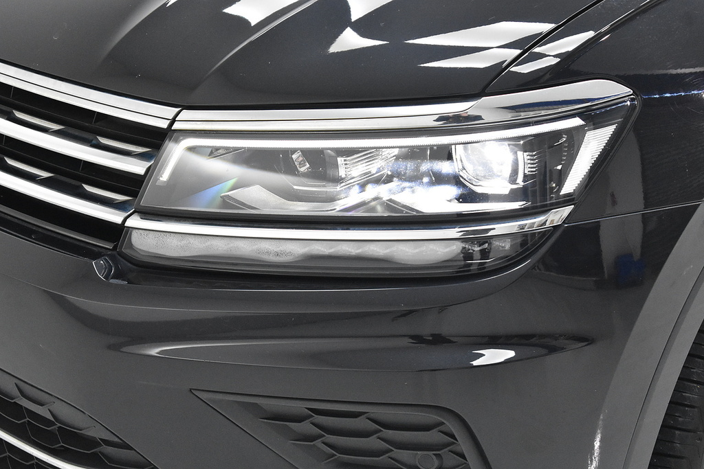 Volkswagen Tiguan Suv  Black #5