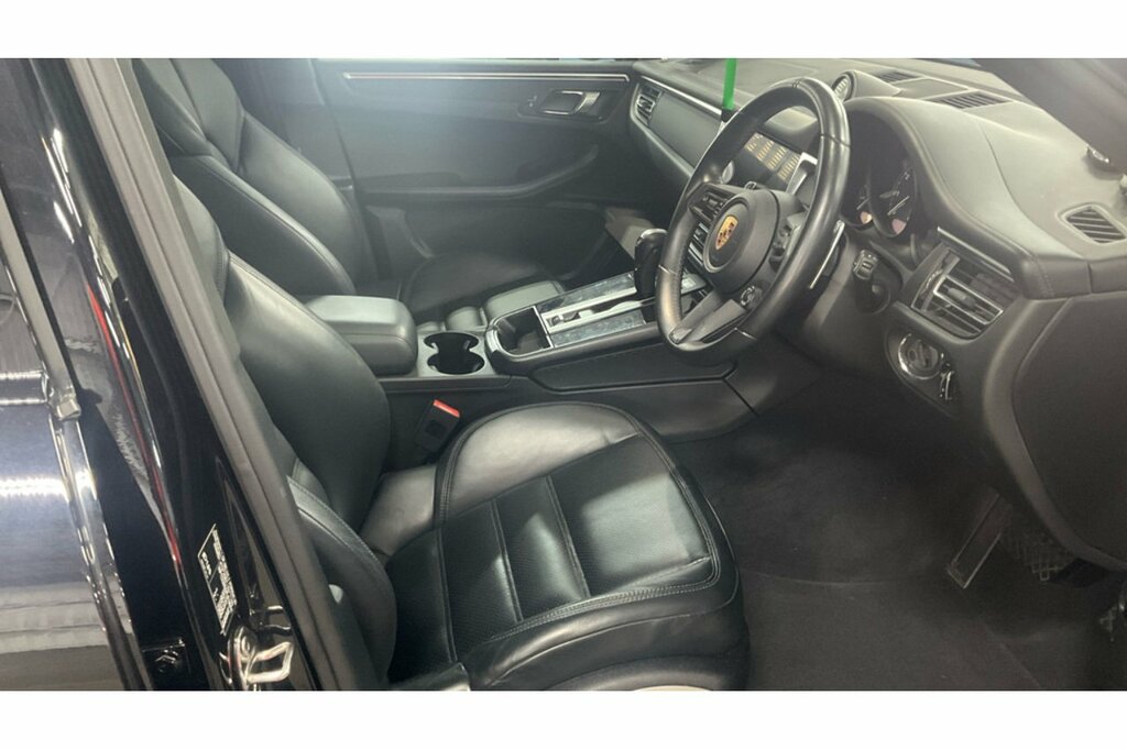 Porsche Macan Suv Black #3
