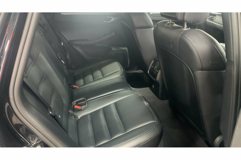Porsche Macan Suv Black #2