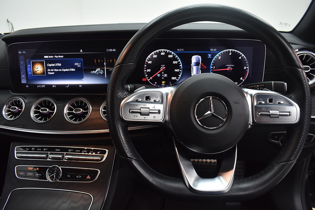 Mercedes-Benz E Class 2019 2.0 E200 Amg Line Saloon G-tronic Black #47
