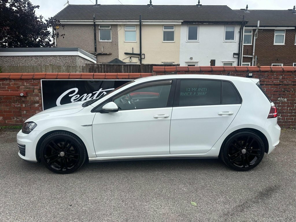 Volkswagen Golf 2L Gtd YL16EUO White #2
