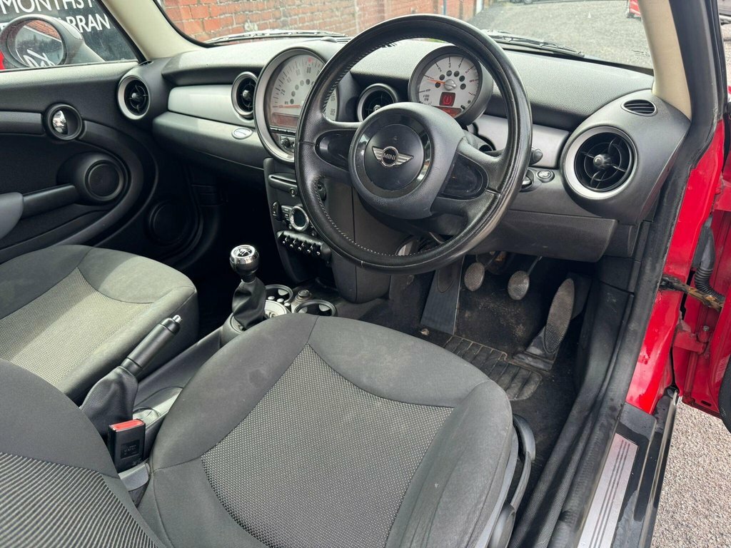 Mini Hatch 1.6L Cooper D Red #2