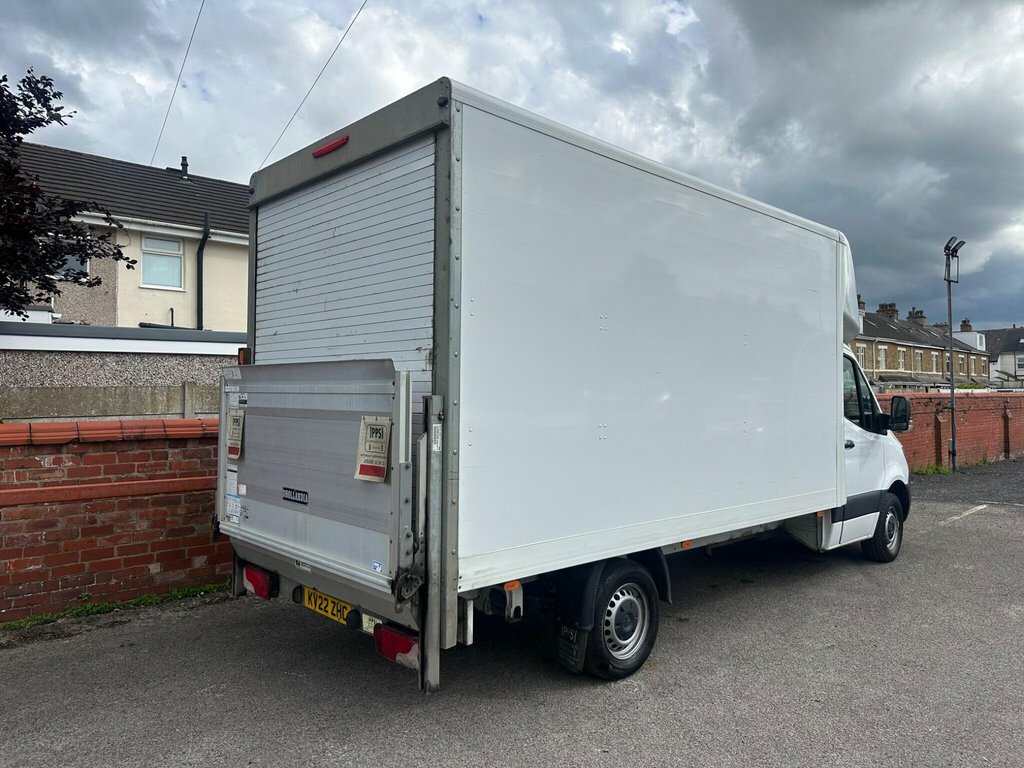 Mercedes-Benz Sprinter 2L Progressive White #4