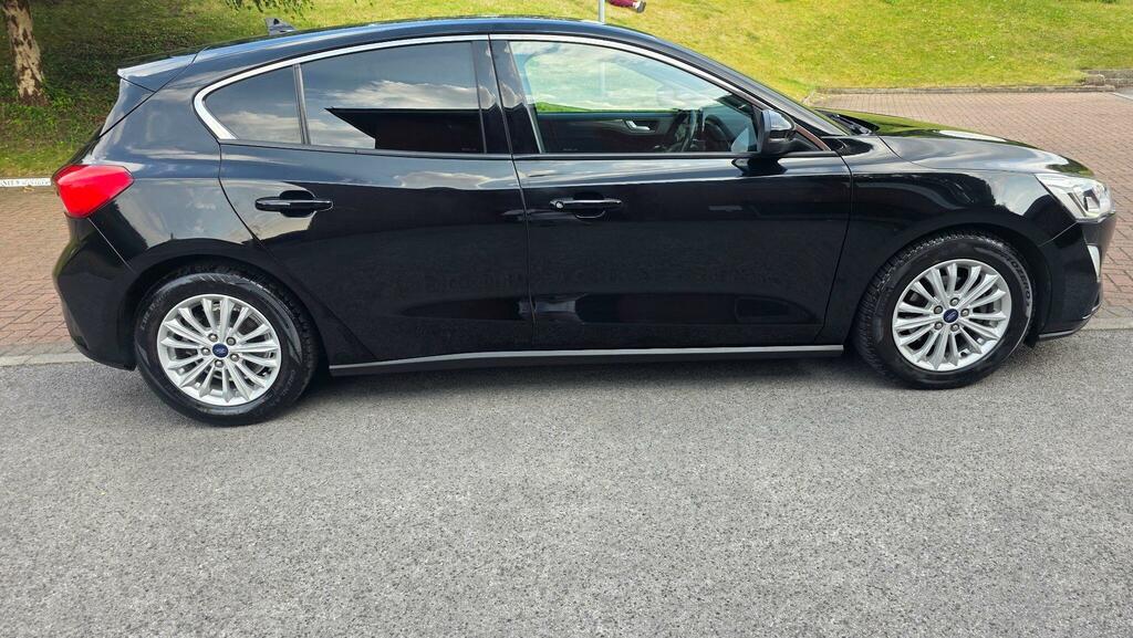 Ford Focus Titanium Black #6