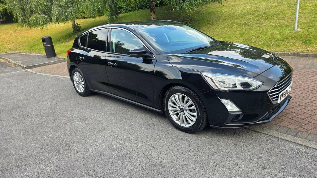 Ford Focus Titanium Black