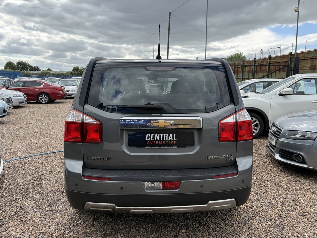 Chevrolet Orlando Lt Black #4