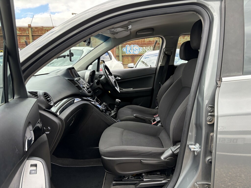 Chevrolet Orlando Lt Black #12
