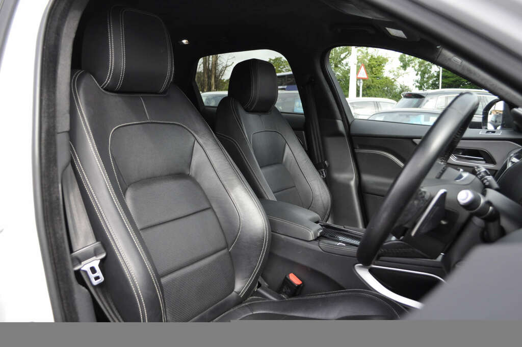 Jaguar F-Pace 2.0 F-pace R-sport Awd D 4Wd GL68AZP White #6