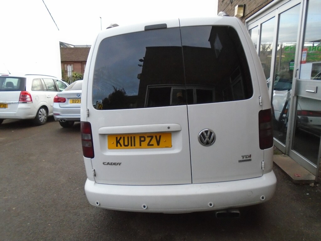 Volkswagen Caddy Maxi 1.6 Tdi Bluemotion Tech 102Ps Panel Van White