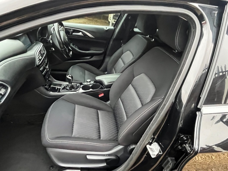Infiniti Q30 Business Executive D RX17ZCK Black #5