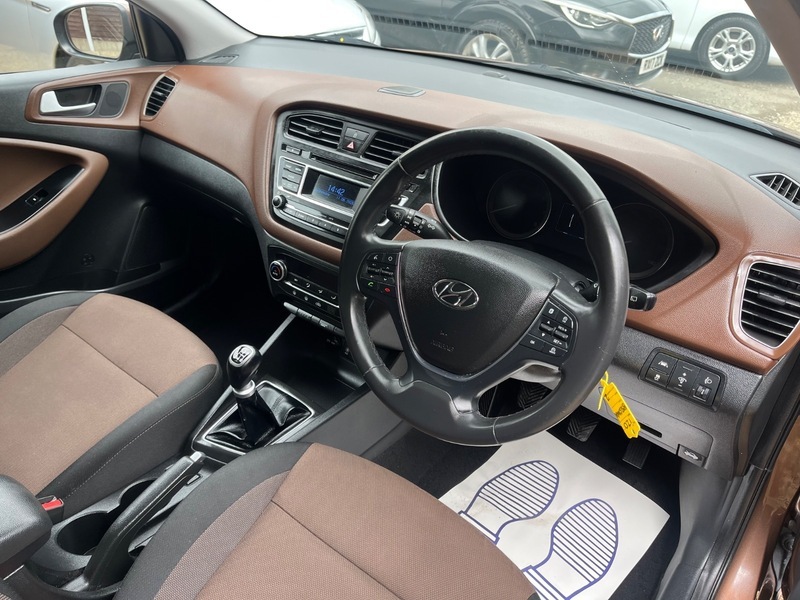Hyundai I20 Mpi Premium Brown #6