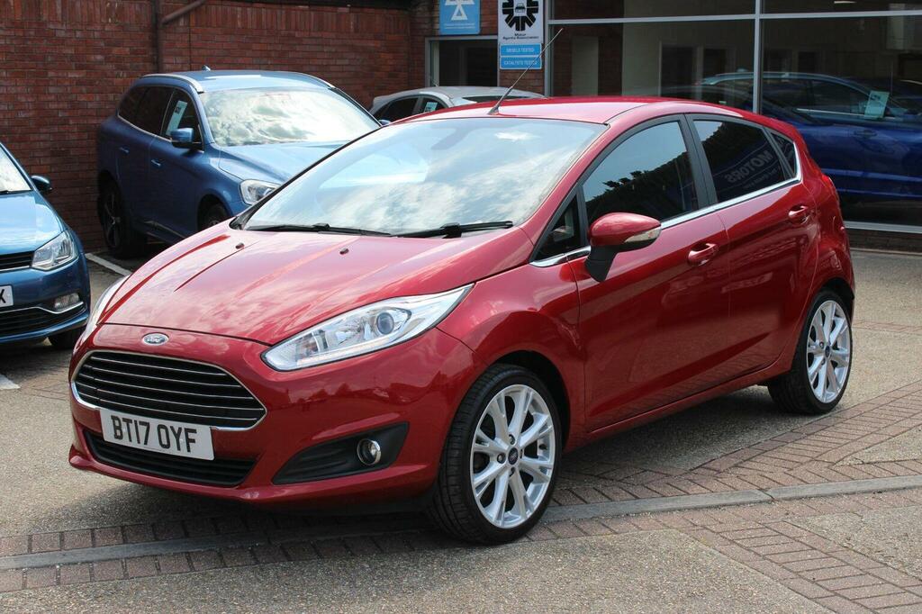 Ford Fiesta 1.0T Ecoboost Titanium X Euro 6 Ss Red #4