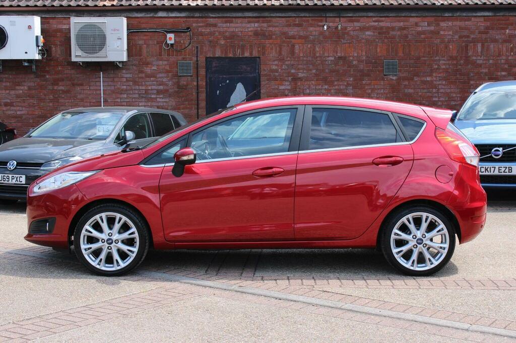 Ford Fiesta 1.0T Ecoboost Titanium X Euro 6 Ss Red #5