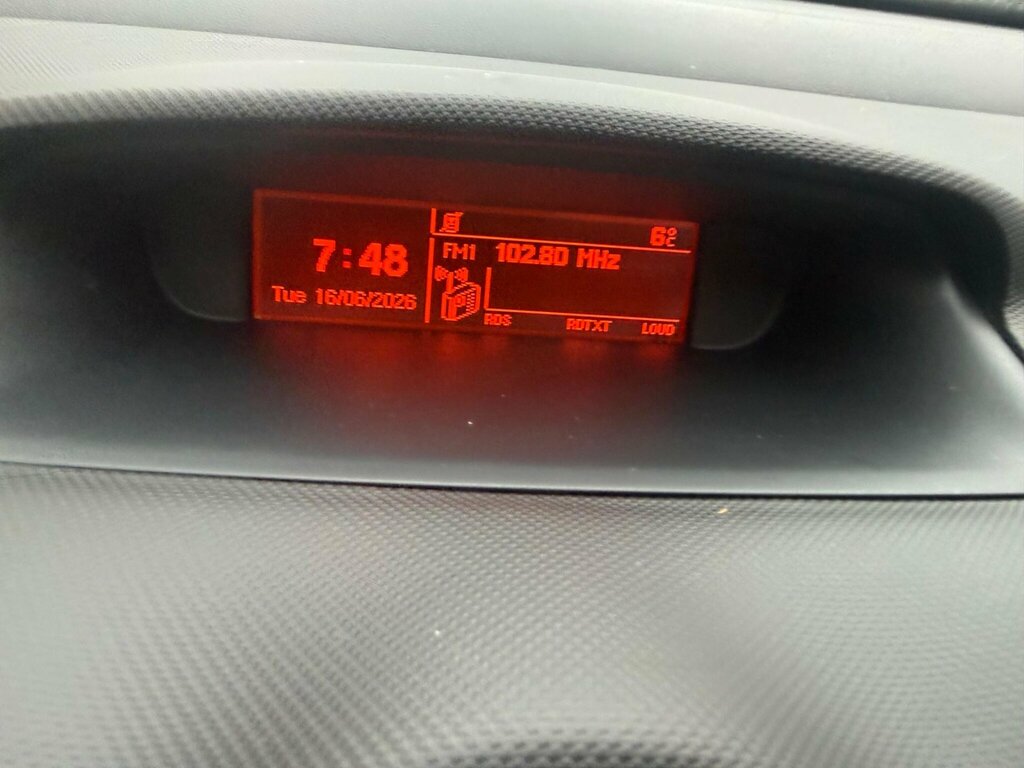 Peugeot 308 Hatchback 1.6 Hdi Active 2011 Silver #20