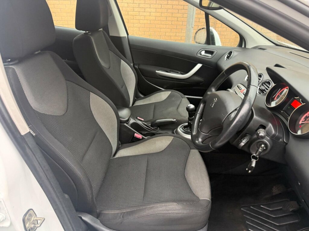Peugeot 308 Hatchback 1.6 Hdi Active 2011 Silver #11