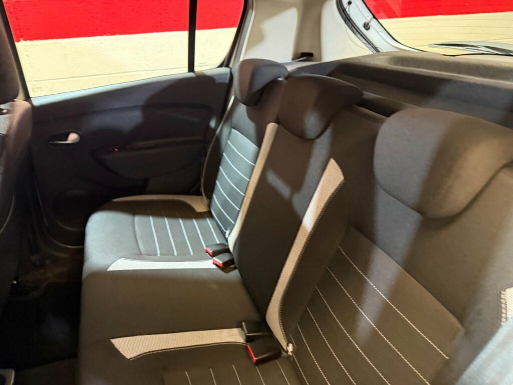Dacia Sandero Stepway  White #26