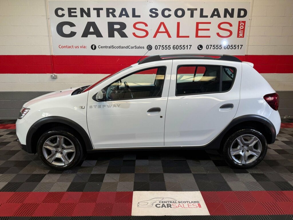 Dacia Sandero Stepway  White #18