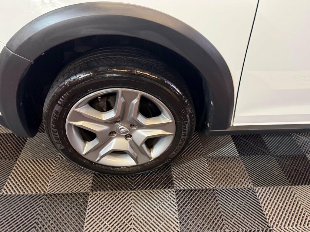 Dacia Sandero Stepway  White #20
