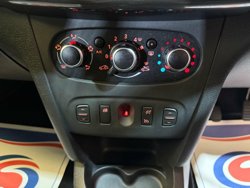 Dacia Sandero Stepway  White #42