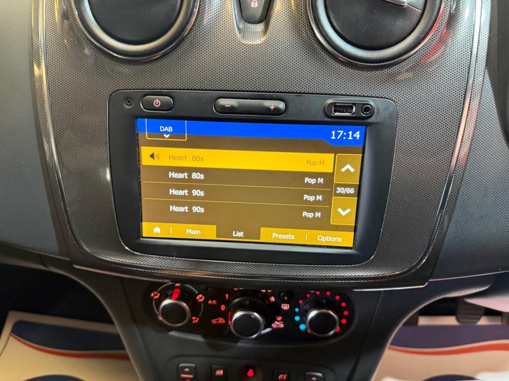Dacia Sandero Stepway  White #41