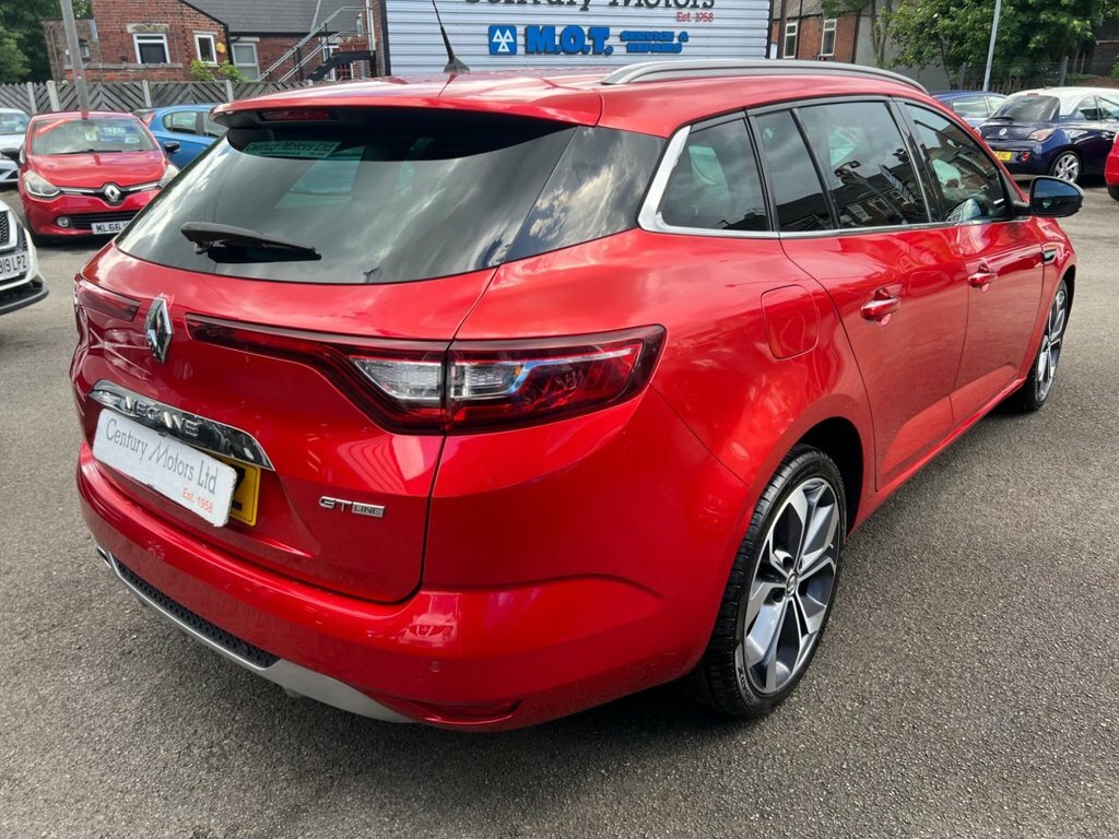 Renault Megane 1.5L Gt Line Red #4
