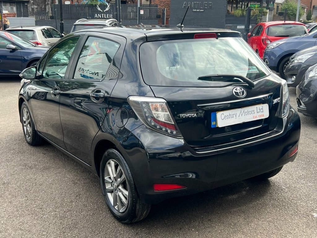 Toyota Yaris 1L Icon Plus Black #3