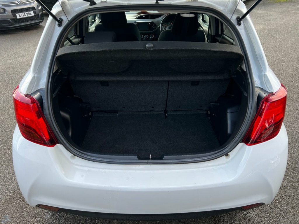 Toyota Yaris 1.3L Icon Grey #5