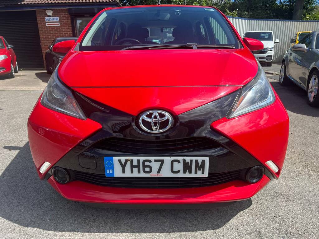 Toyota Aygo 1.0 Vvt-i X-play Red #3