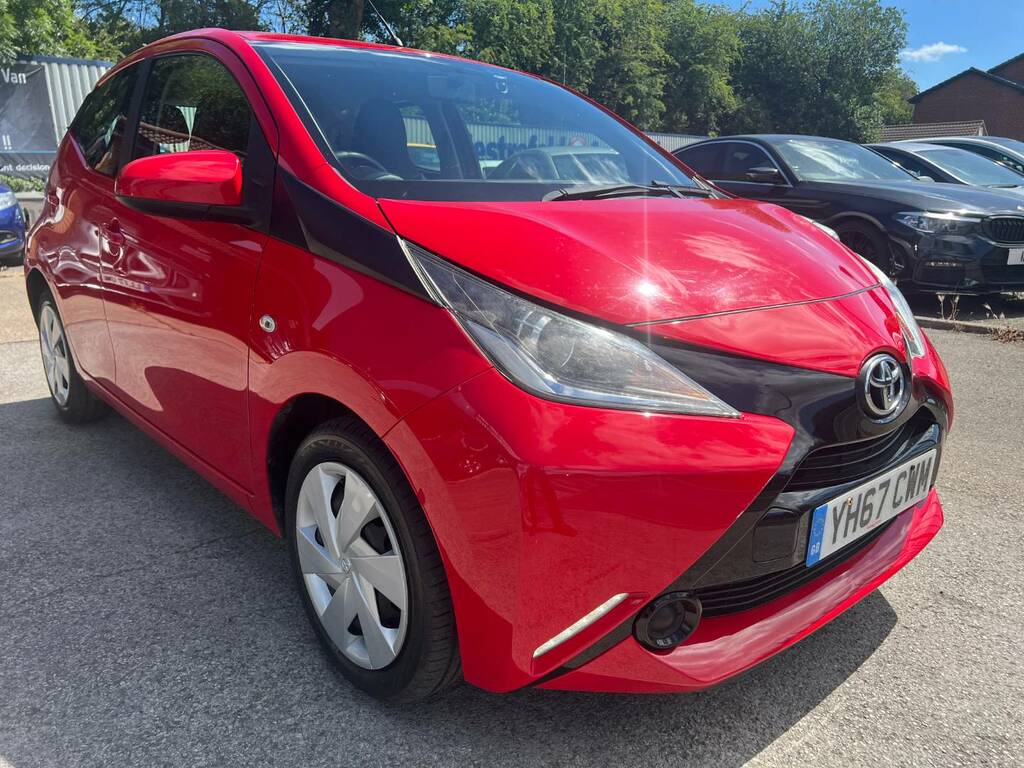 Toyota Aygo 1.0 Vvt-i X-play Red #2