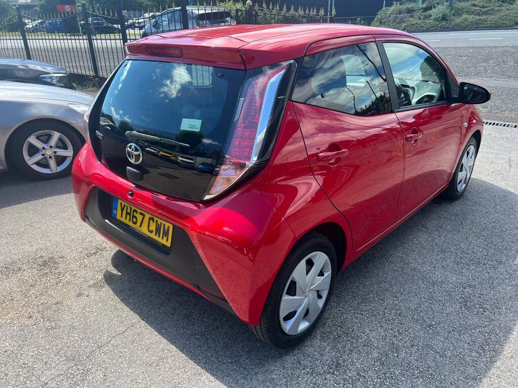 Toyota Aygo 1.0 Vvt-i X-play Red #6