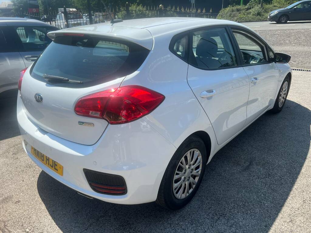 Kia Ceed 1.6 Crdi Isg 1 White #6
