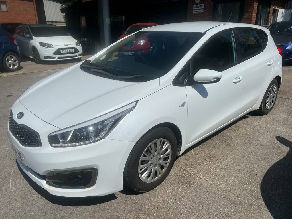 Kia Ceed 1.6 Crdi Isg 1 White #4