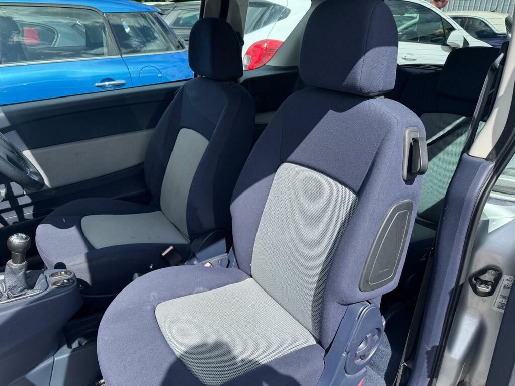Peugeot 1007 1.4 Hdi Dolce Silver #5