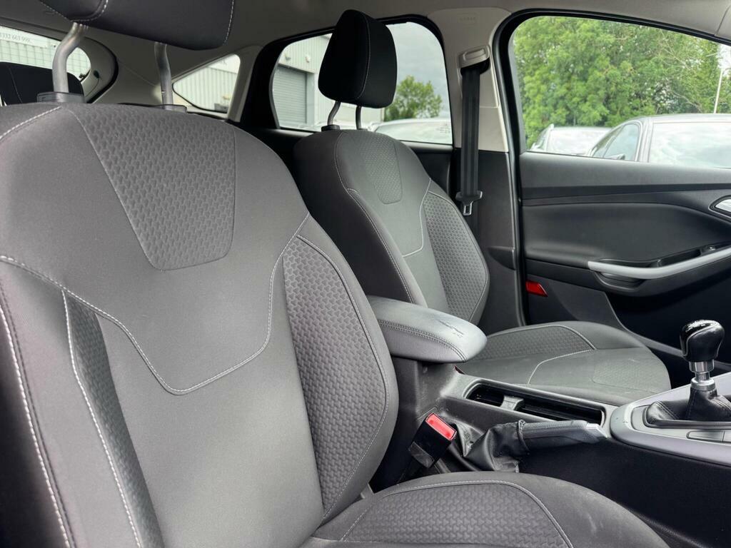 Ford Focus 1.0 Ecoboost 125 Zetec Edition Black #5