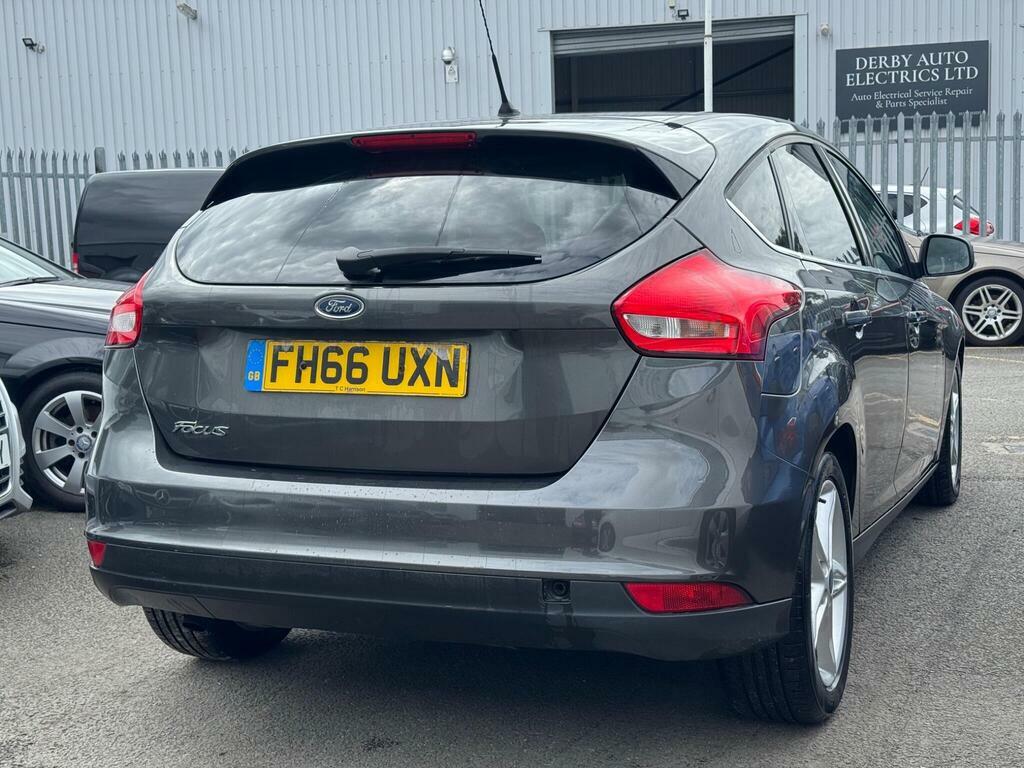 Ford Focus 1.0 Ecoboost 125 Zetec Edition Black #4