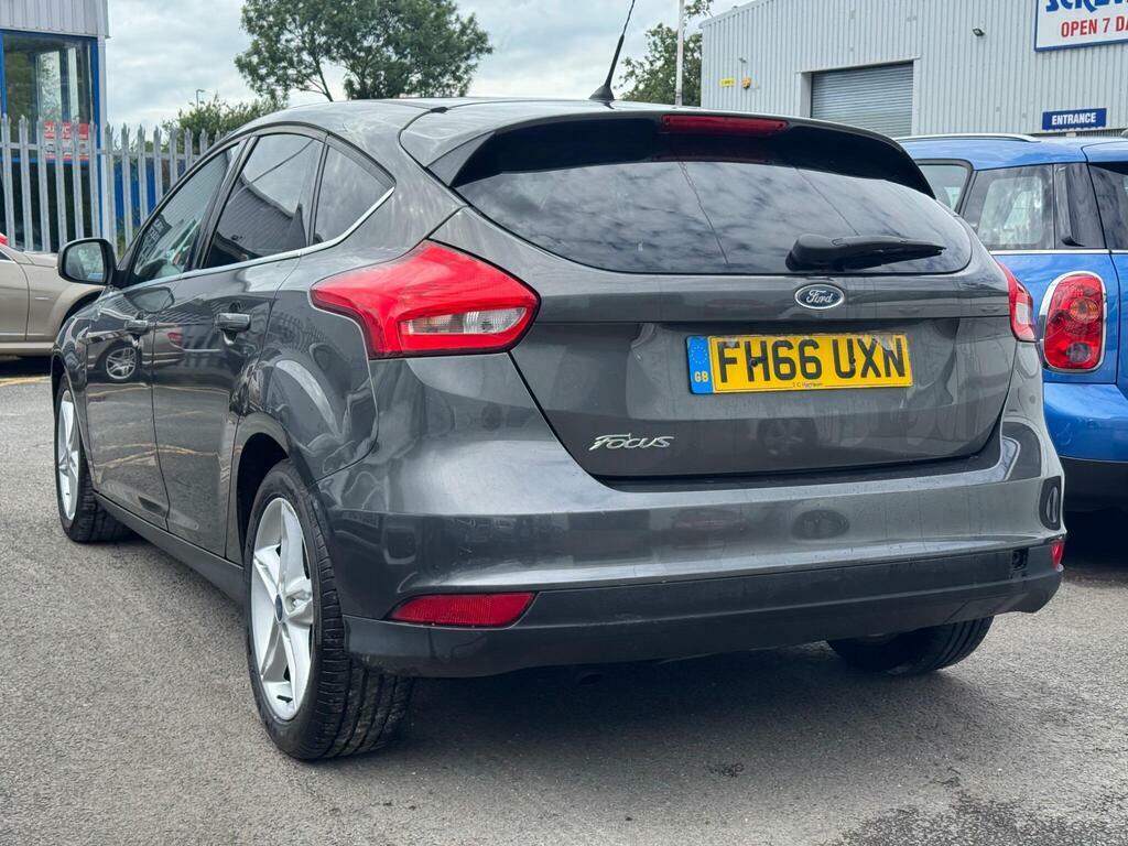 Ford Focus 1.0 Ecoboost 125 Zetec Edition Black #3