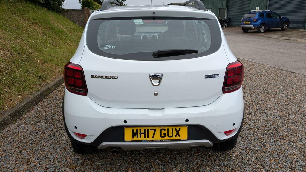 Dacia Sandero Stepway 0.9 Tce Laureate Euro 6 Ss MH17GUX White #4