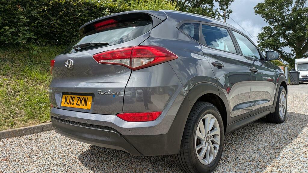 Hyundai Tucson 1.7 Crdi Blue Drive Se Nav Euro 6 Ss WJ16ZKN Grey #3