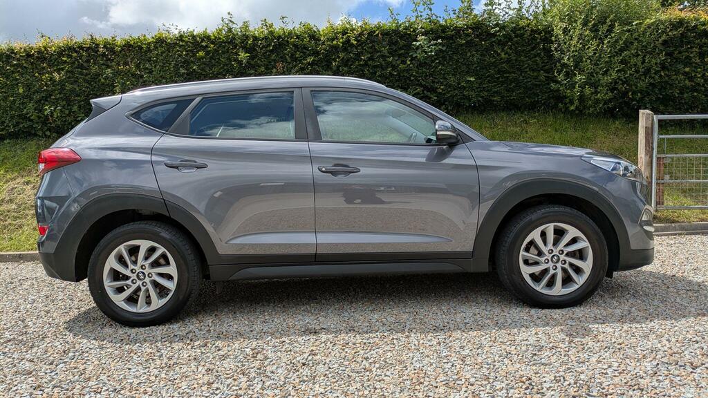 Hyundai Tucson 1.7 Crdi Blue Drive Se Nav Euro 6 Ss WJ16ZKN Grey #2