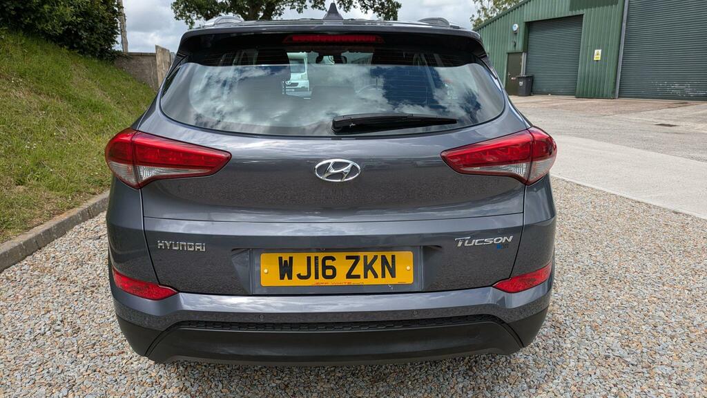 Hyundai Tucson 1.7 Crdi Blue Drive Se Nav Euro 6 Ss WJ16ZKN Grey #4
