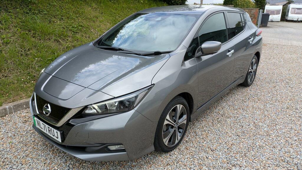Nissan Leaf N-connecta Hatchback Red #12