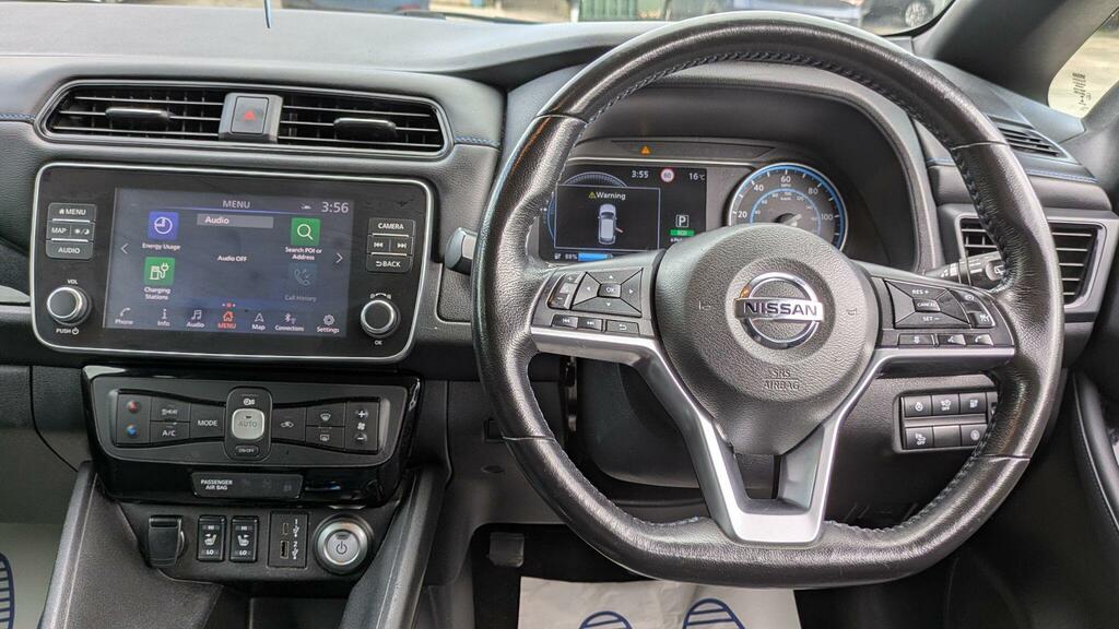 Nissan Leaf N-connecta Hatchback Red #19