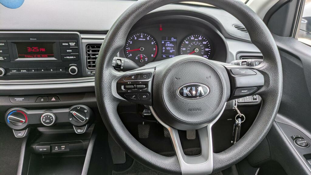 Kia RIO 1.2 2 83 Bhp White #23