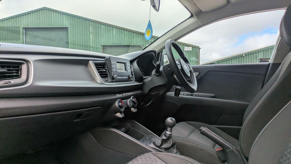 Kia RIO 1.2 2 83 Bhp White #27