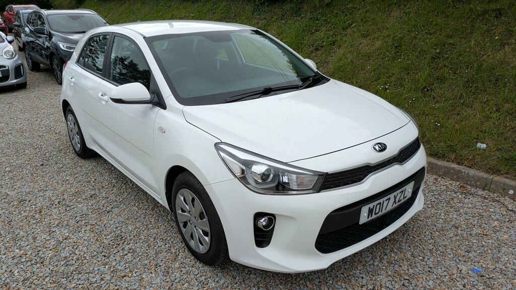 Kia RIO 1.2 2 83 Bhp White #10